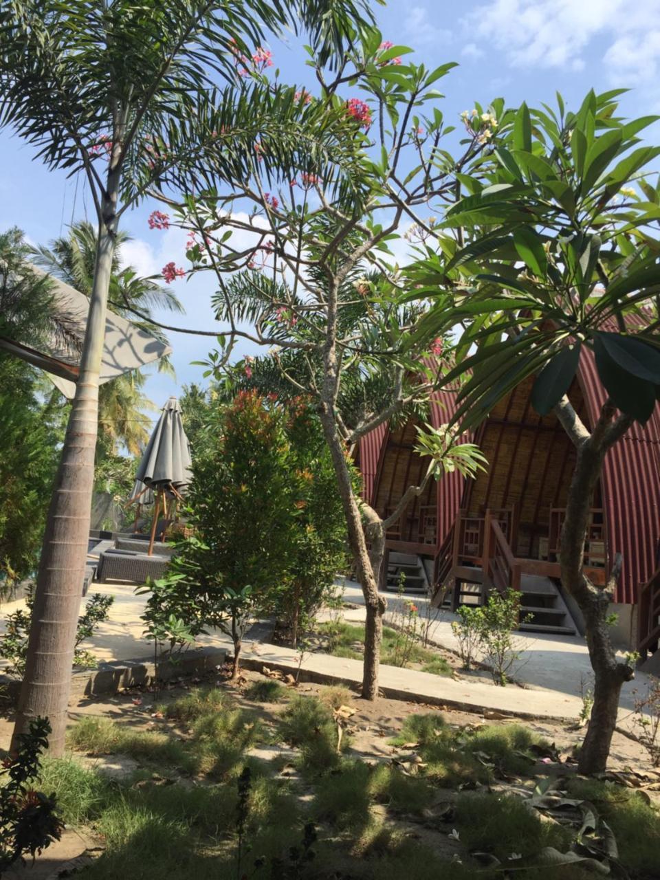 Island Beach Bungalow Gili Trawangan Esterno foto